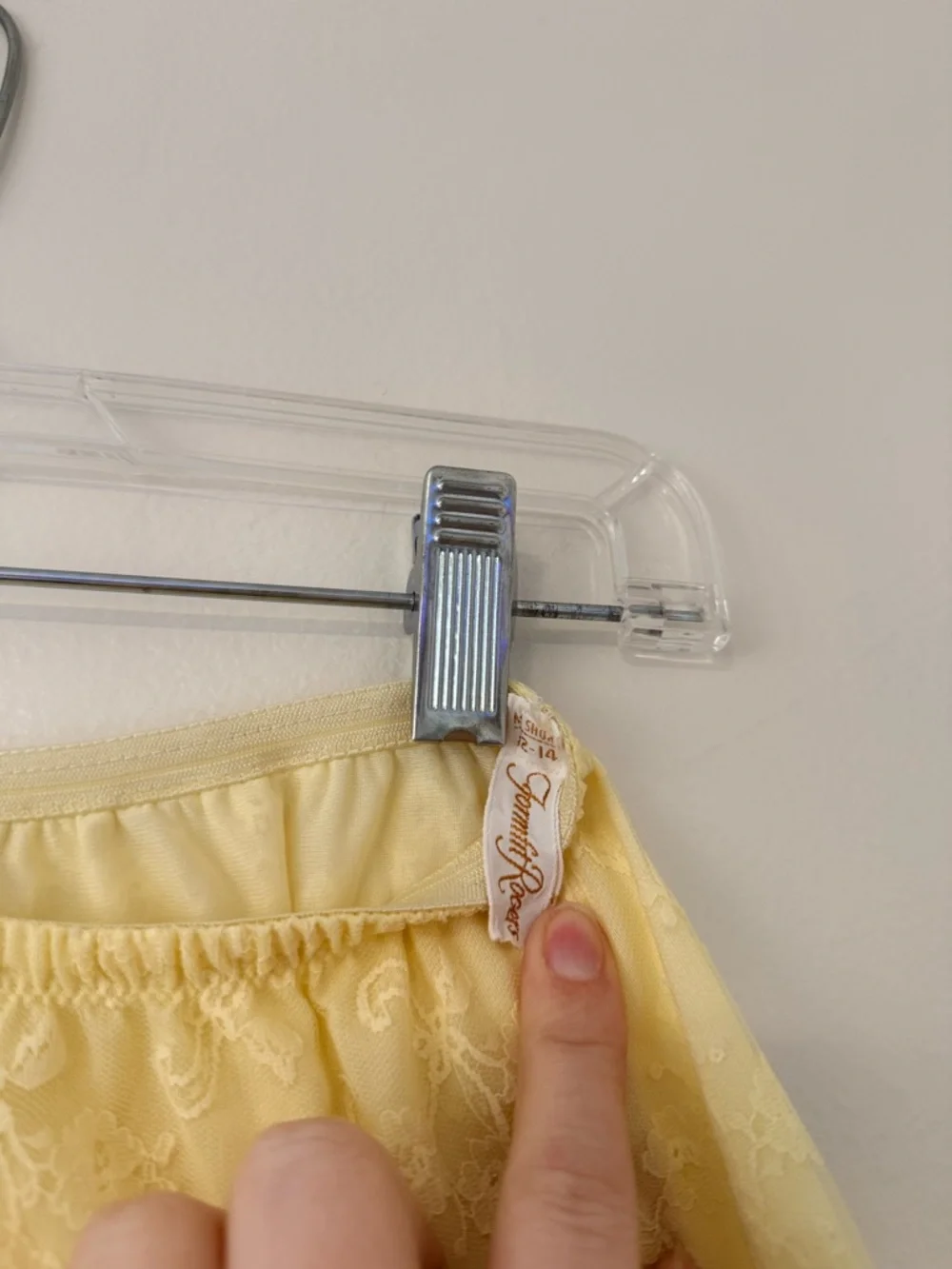 Vintage Butter Yellow Lace Slip Skirt 60s Formfit Rogers Womens 12/14 M Short - Picture 3 of 10